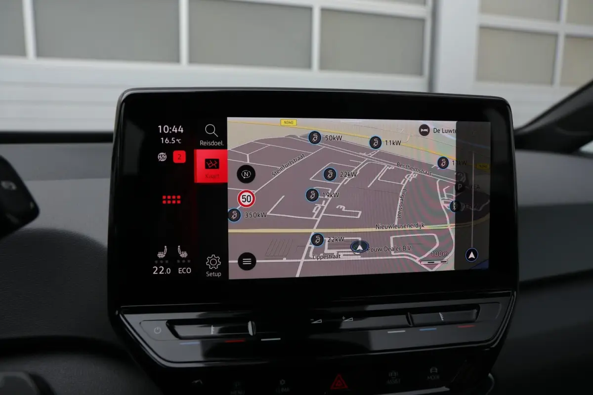 204pk First 58 kWh | SoH 94% | Navigatie | Stoelverwarming | App Connect | Parkeersensoren |