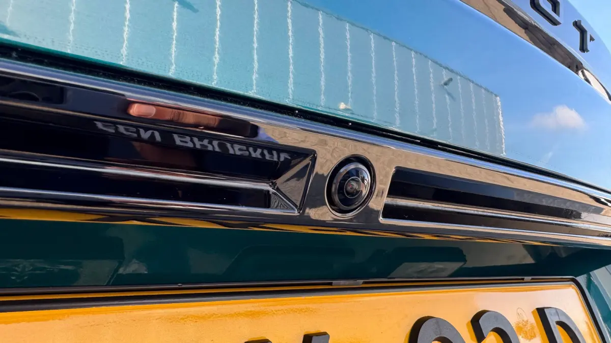 Envy | Active Safety Brake met camera en radar (automatisch noodremsysteem) met Distance Alert (waarschuwing dreigende aanrijding) | Advanced Active Safety Brake met camera en radar | Climat