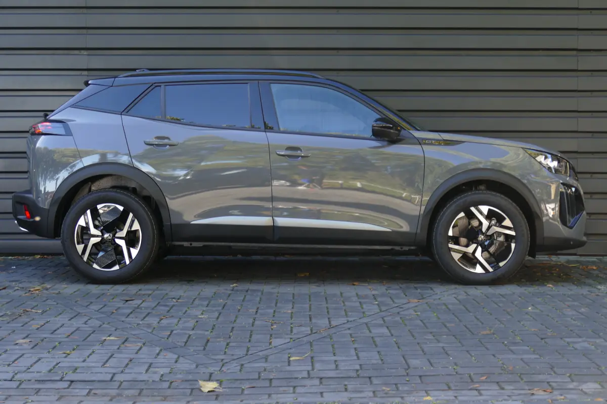 GT | Active Safety Brake met camera en radar (automatisch noodremsysteem) met Distance Alert (waarschuwing dreigende aanrijding) | Advanced Active Safety Brake met camera en radar | Climate 