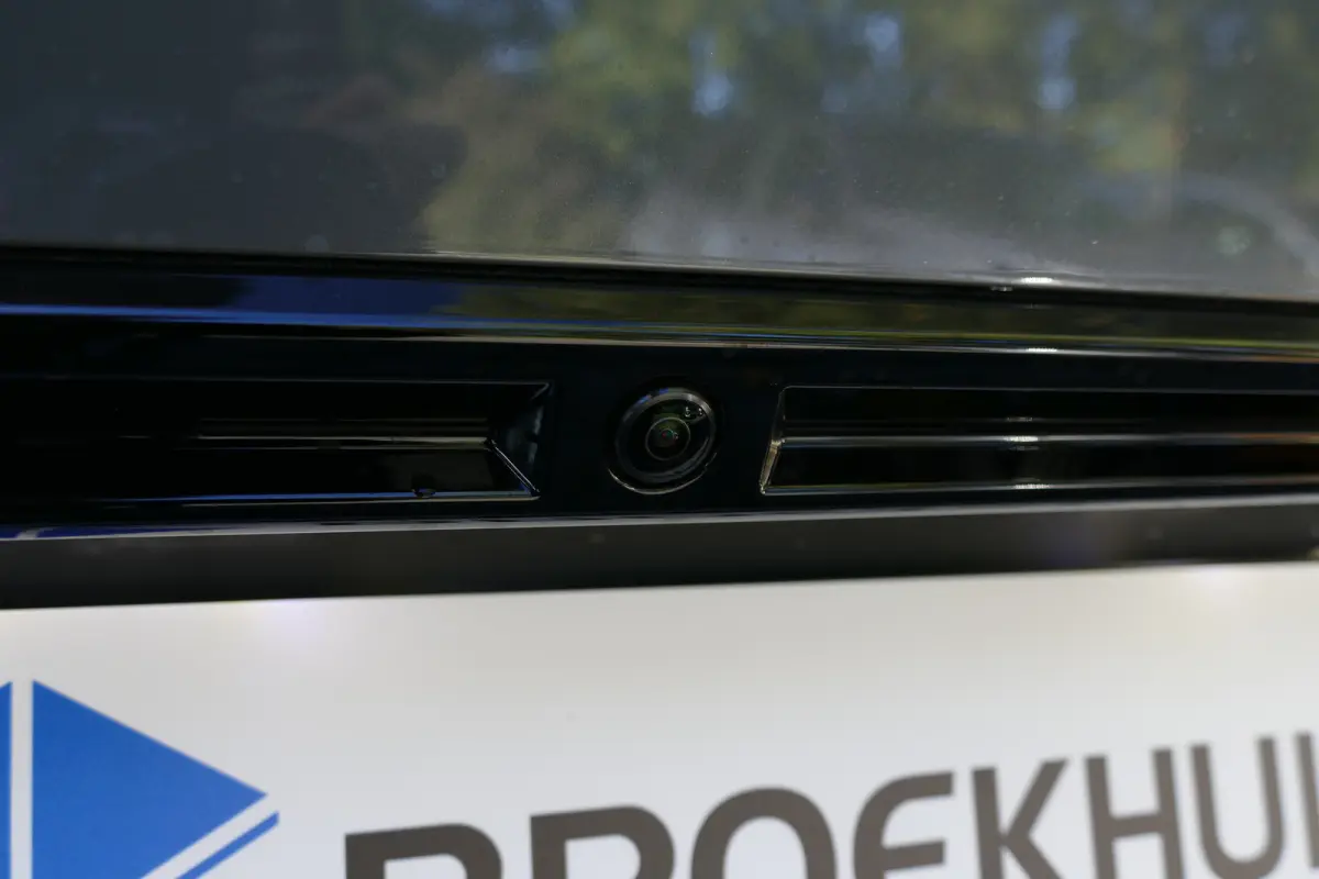 GT | Active Safety Brake met camera en radar (automatisch noodremsysteem) met Distance Alert (waarschuwing dreigende aanrijding) | Advanced Active Safety Brake met camera en radar | Climate 