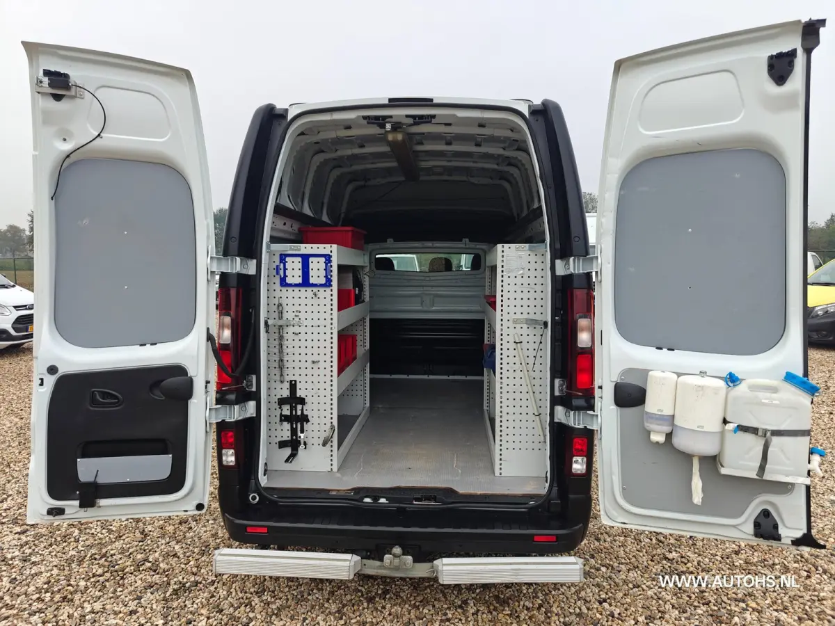 2.0 dCi 145 PK T L2H2 , 1e eig , euro 6 , Complete werkplaats inrichting met omvormer , trekhaak , airco cruise.