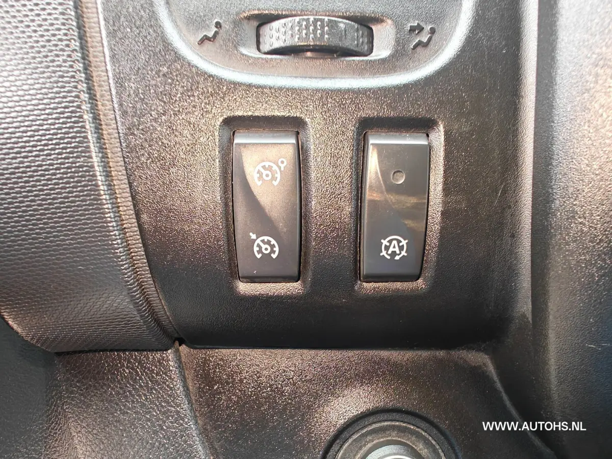 2.0 dCi 145 PK T L2H2 , 1e eig , euro 6 , Complete werkplaats inrichting met omvormer , trekhaak , airco cruise.