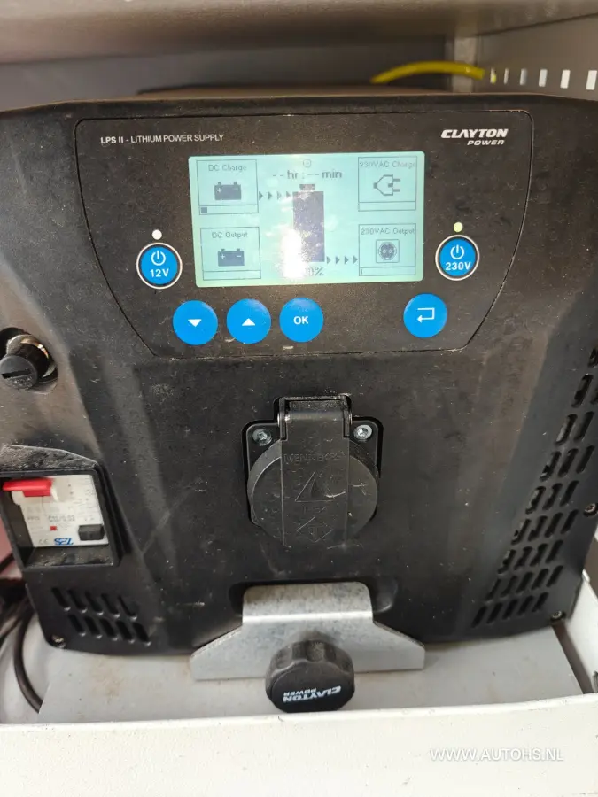 2.0 dCi 145 PK T L2H2 , 1e eig , euro 6 , Complete werkplaats inrichting met omvormer , trekhaak , airco cruise.