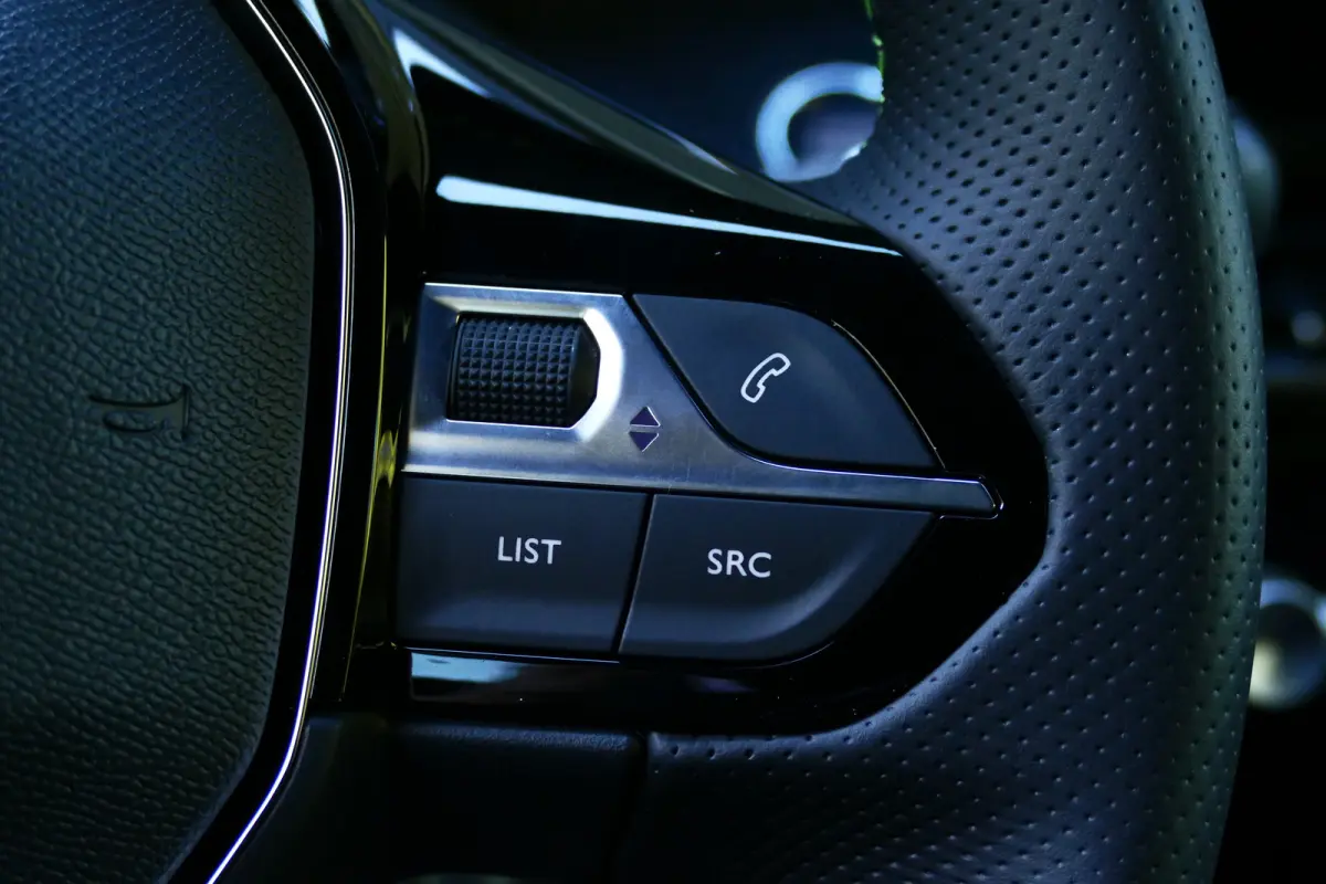 GT | Active Safety Brake met camera en radar (automatisch noodremsysteem) met Distance Alert (waarschuwing dreigende aanrijding) | Advanced Active Safety Brake met camera en radar | Climate 