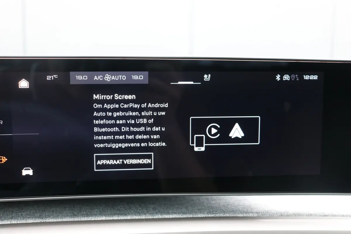 GT Exclusive | Adaptieve cruise control met Stop&Go functie | Elektrische parkeerrem | Extra getinte achterste zijruiten en achterruit