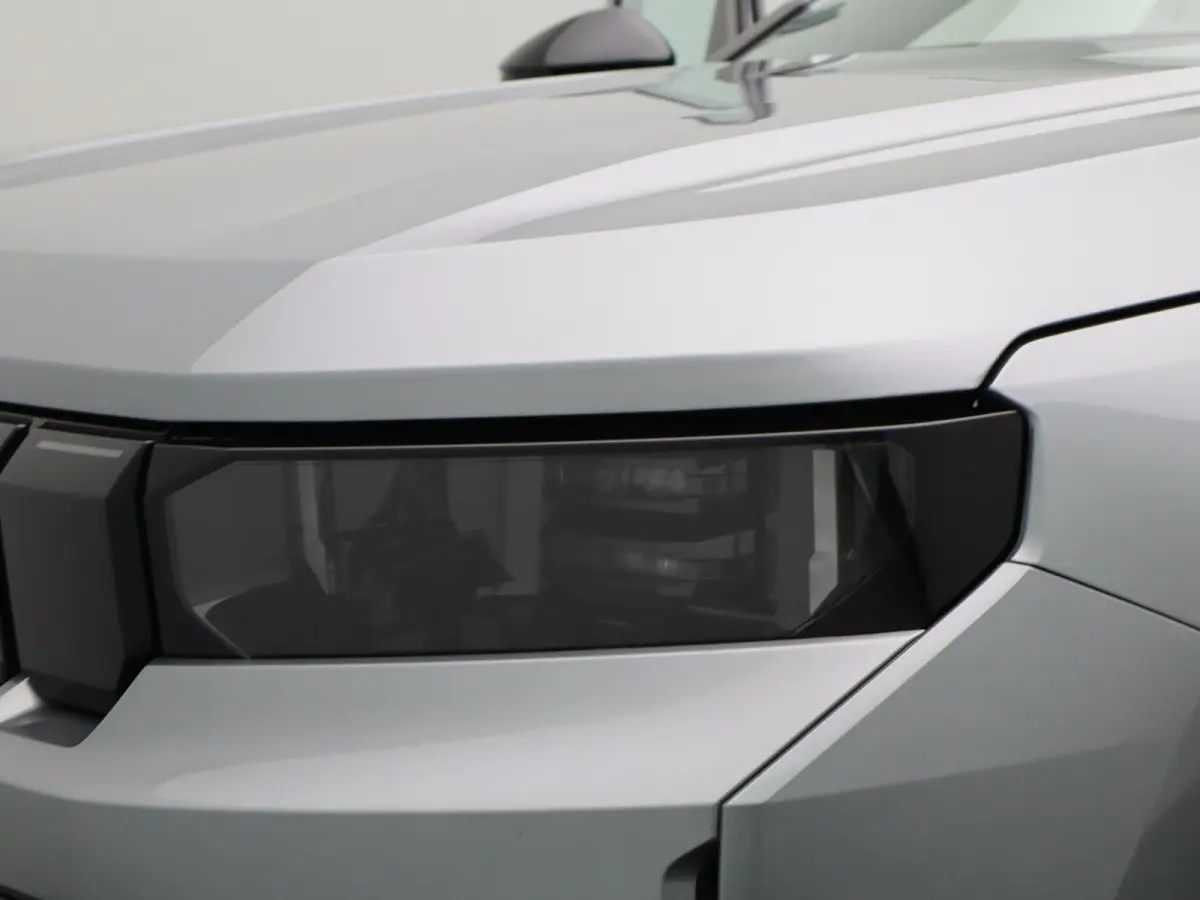 1.2 e-Hybrid First Edition 8 Jaar Garantie | Panoramadak | Elektrisch Verstelbare stoelen | Stoelverwarming en Verkoeling | Stuurwielverwarming | Adaptieve Cruise Control | Drive Assist | Pr