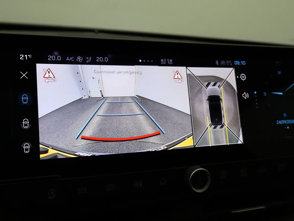 1.2 e-Hybrid First Edition 8 Jaar Garantie | Panoramadak | Elektrisch Verstelbare stoelen | Stoelverwarming en Verkoeling | Stuurwielverwarming | Adaptieve Cruise Control | Drive Assist | Pr