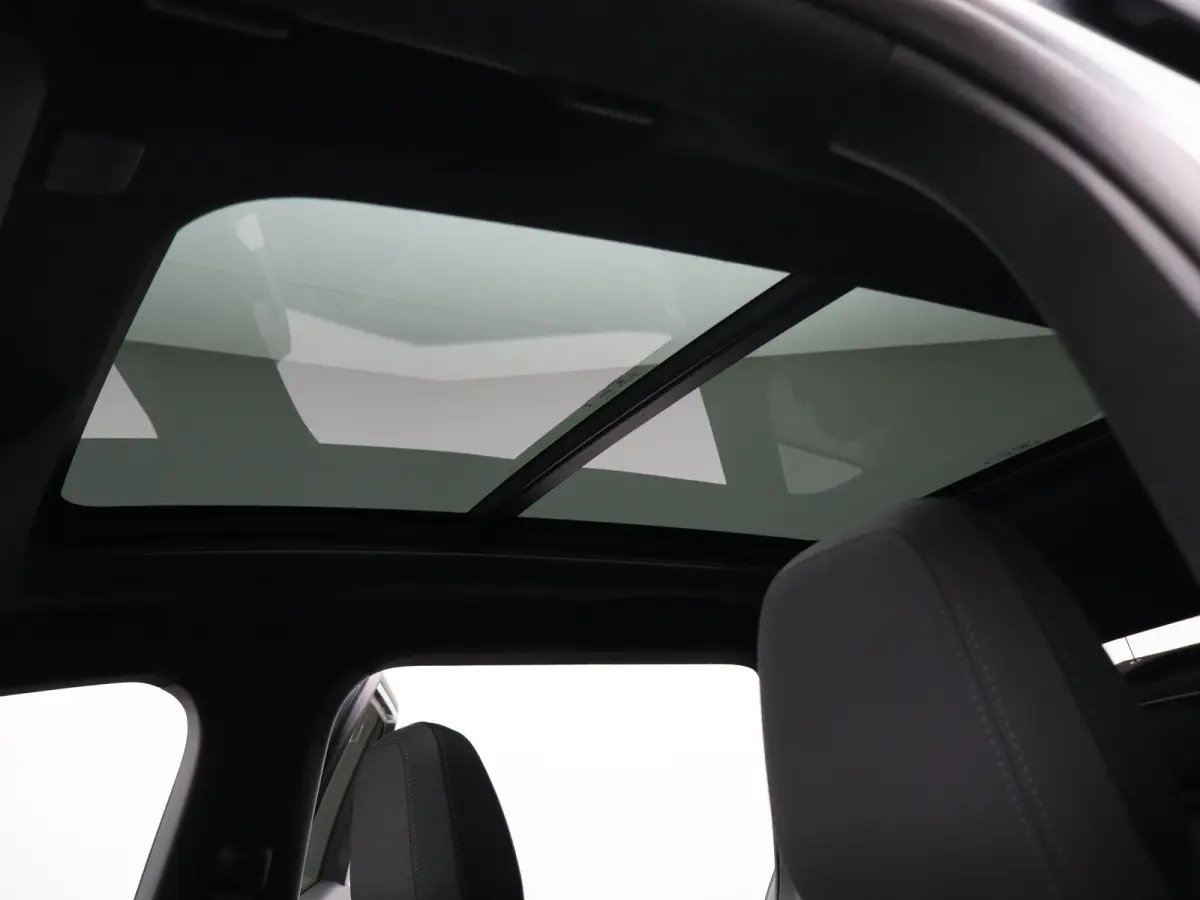 1.2 e-Hybrid First Edition 8 Jaar Garantie | Panoramadak | Elektrisch Verstelbare stoelen | Stoelverwarming en Verkoeling | Stuurwielverwarming | Adaptieve Cruise Control | Drive Assist | Pr