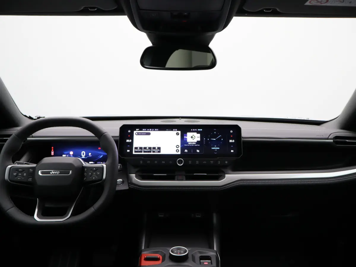 1.2 e-Hybrid First Edition 8 Jaar Garantie | Panoramadak | Elektrisch Verstelbare stoelen | Stoelverwarming en Verkoeling | Stuurwielverwarming | Adaptieve Cruise Control | Drive Assist | Pr