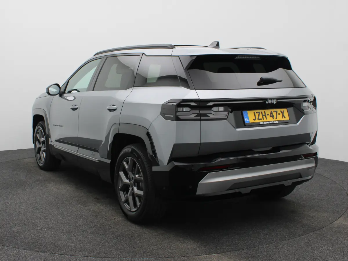 1.2 e-Hybrid First Edition 8 Jaar Garantie | Panoramadak | Elektrisch Verstelbare stoelen | Stoelverwarming en Verkoeling | Stuurwielverwarming | Adaptieve Cruise Control | Drive Assist | Pr