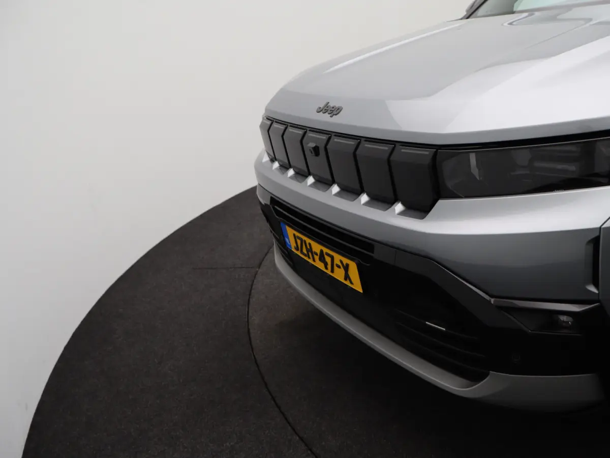 1.2 e-Hybrid First Edition 8 Jaar Garantie | Panoramadak | Elektrisch Verstelbare stoelen | Stoelverwarming en Verkoeling | Stuurwielverwarming | Adaptieve Cruise Control | Drive Assist | Pr