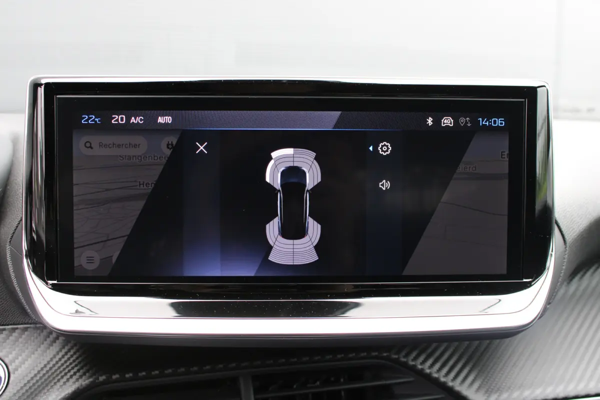 Allure | Active Safety Brake met camera en radar (automatisch noodremsysteem) met Distance Alert (waarschuwing dreigende aanrijding) | Advanced Active Safety Brake met camera en radar | Clim