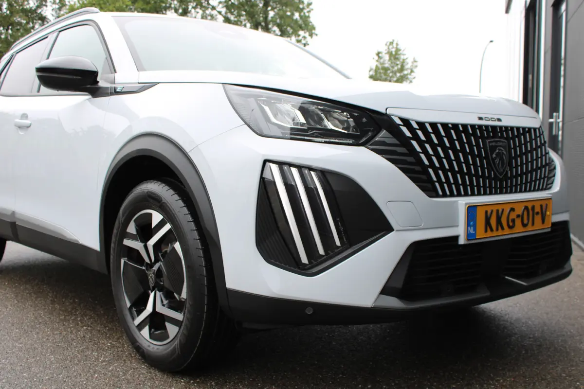 Allure | Active Safety Brake met camera en radar (automatisch noodremsysteem) met Distance Alert (waarschuwing dreigende aanrijding) | Advanced Active Safety Brake met camera en radar | Clim