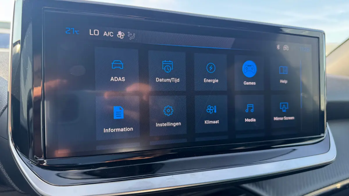 Envy | Active Safety Brake met camera en radar (automatisch noodremsysteem) met Distance Alert (waarschuwing dreigende aanrijding) | Advanced Active Safety Brake met camera en radar | Climat