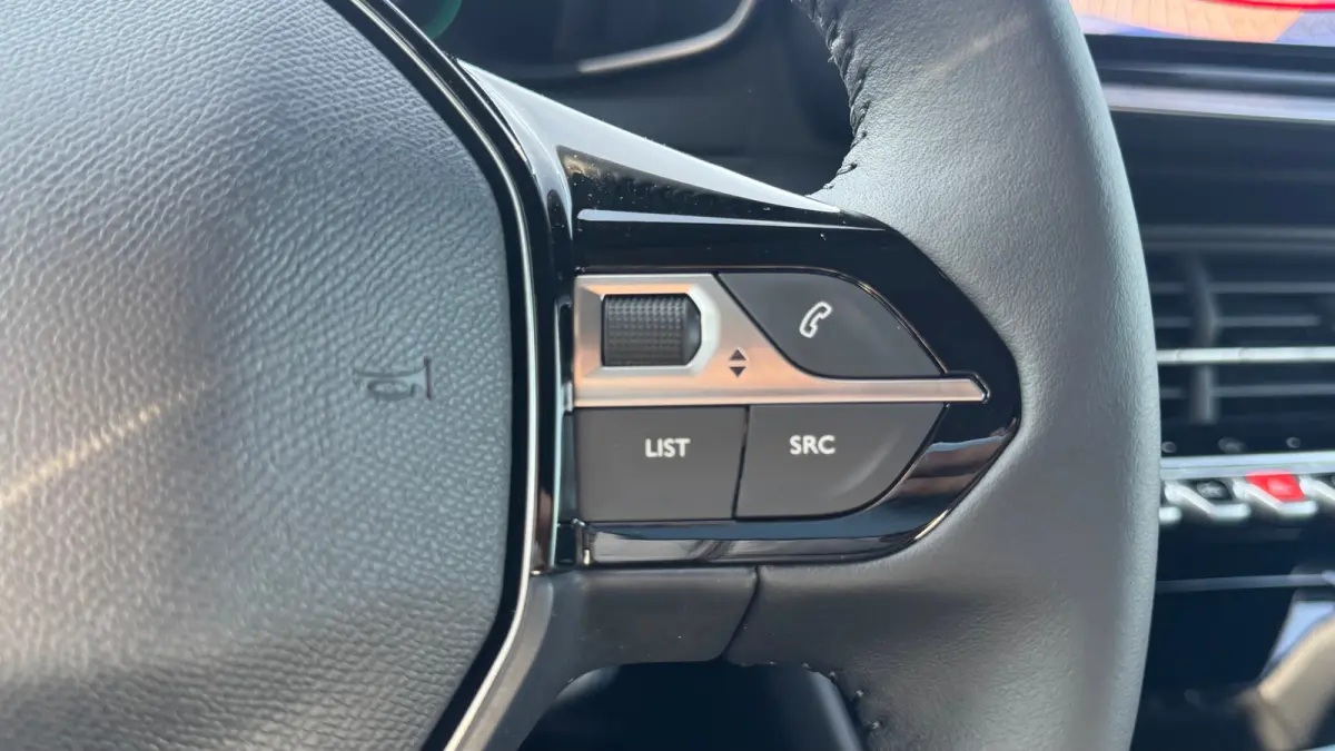 Envy | Active Safety Brake met camera en radar (automatisch noodremsysteem) met Distance Alert (waarschuwing dreigende aanrijding) | Advanced Active Safety Brake met camera en radar | Climat