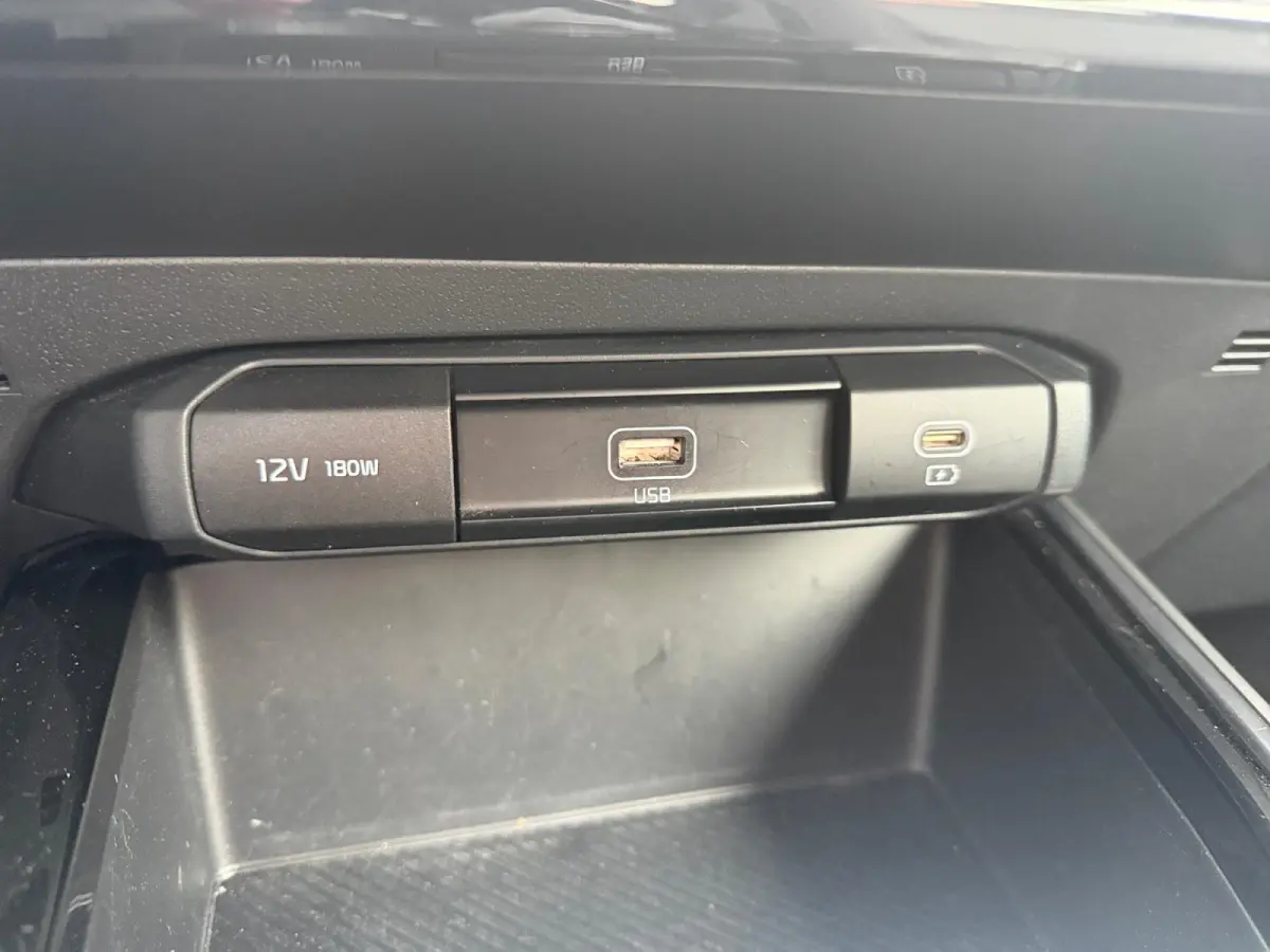 DynamicLine 64.8 kWh Dealer onderhouden | Navigatie | Carplay | Climate control | ACC |