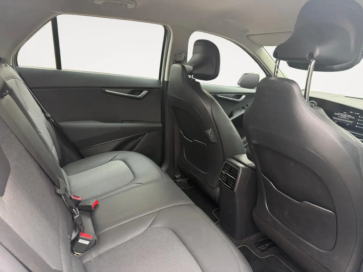 DynamicLine 64.8 kWh Dealer onderhouden | Navigatie | Carplay | Climate control | ACC |