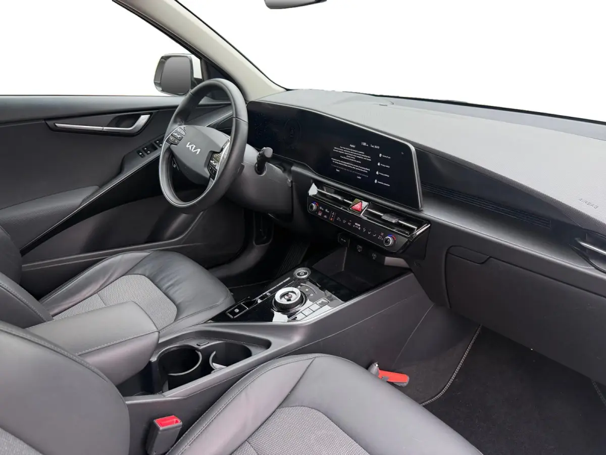 DynamicLine 64.8 kWh Dealer onderhouden | Navigatie | Carplay | Climate control | ACC |