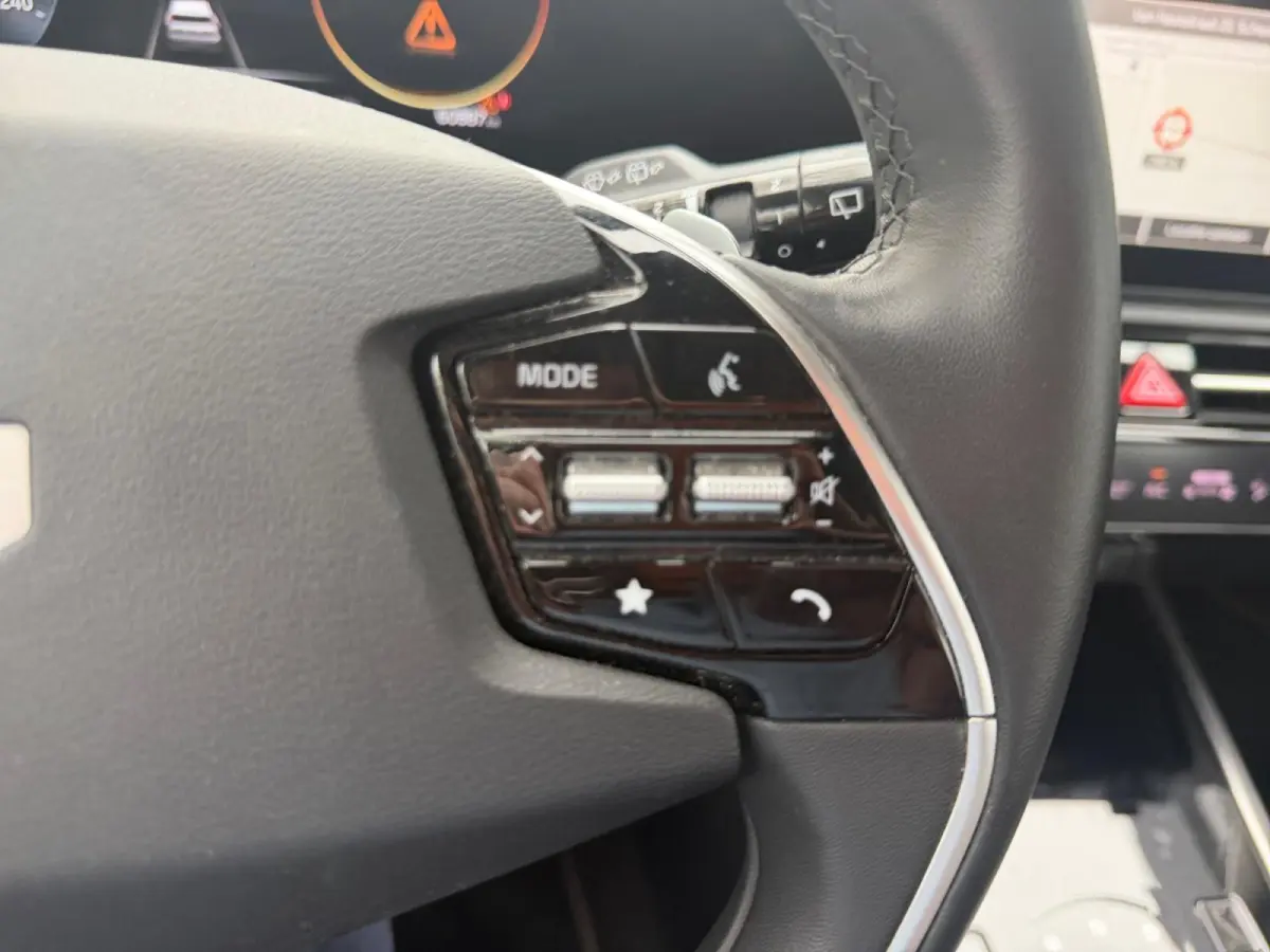 DynamicLine 64.8 kWh Dealer onderhouden | Navigatie | Carplay | Climate control | ACC |