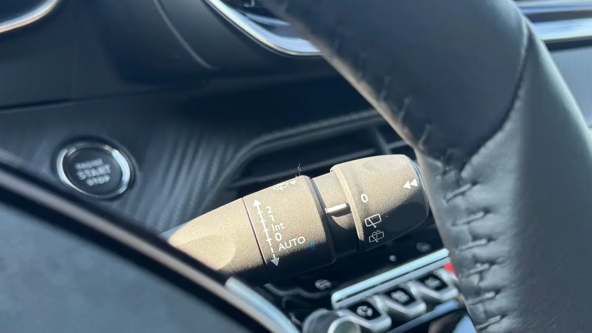 Envy | Active Safety Brake met camera en radar (automatisch noodremsysteem) met Distance Alert (waarschuwing dreigende aanrijding) | Advanced Active Safety Brake met camera en radar | Climat
