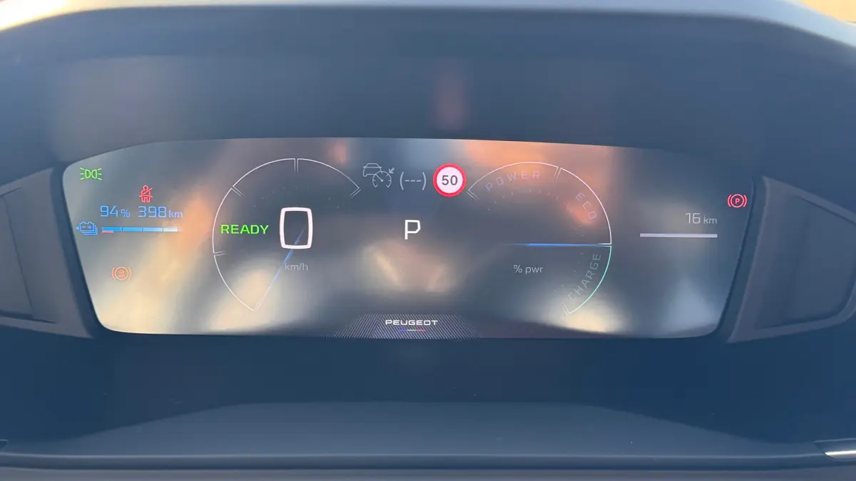 Envy | Active Safety Brake met camera en radar (automatisch noodremsysteem) met Distance Alert (waarschuwing dreigende aanrijding) | Advanced Active Safety Brake met camera en radar | Climat