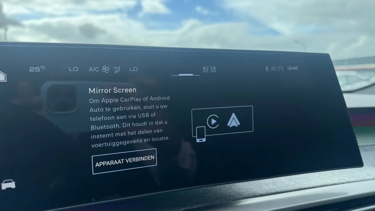 GT Exclusive | Adaptieve cruise control met Stop&Go functie | Elektrische parkeerrem | Extra getinte achterste zijruiten en achterruit