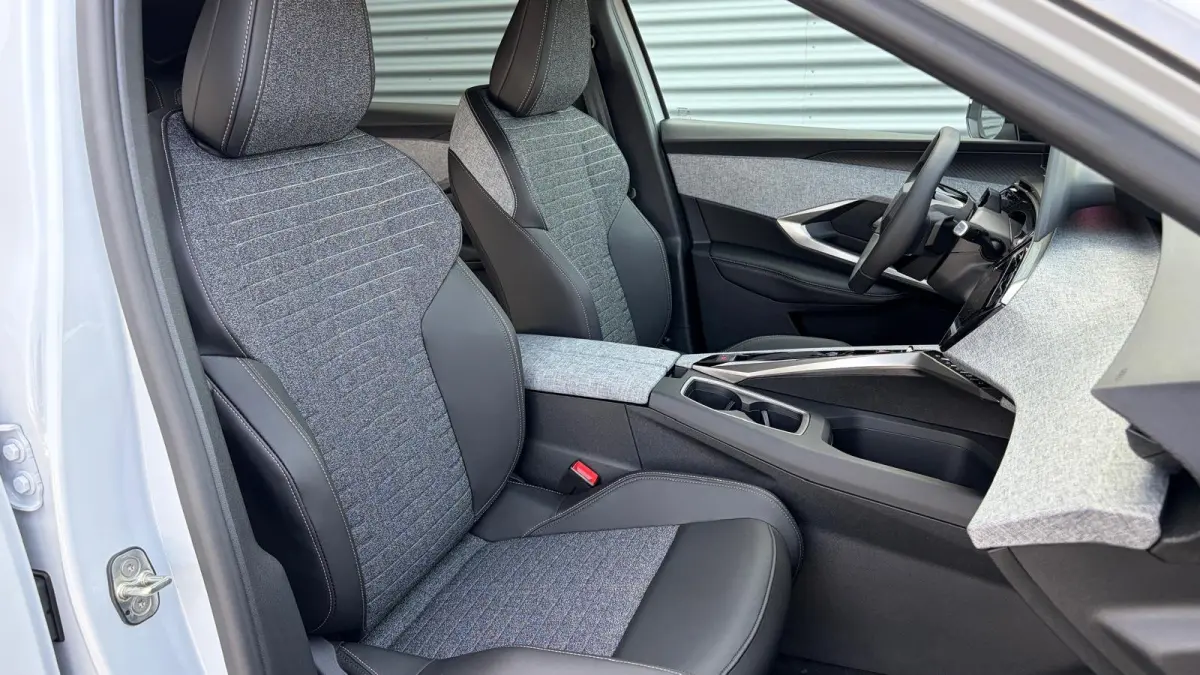 Allure | Elektrische parkeerrem | Extra getinte achterste zijruiten en achterruit