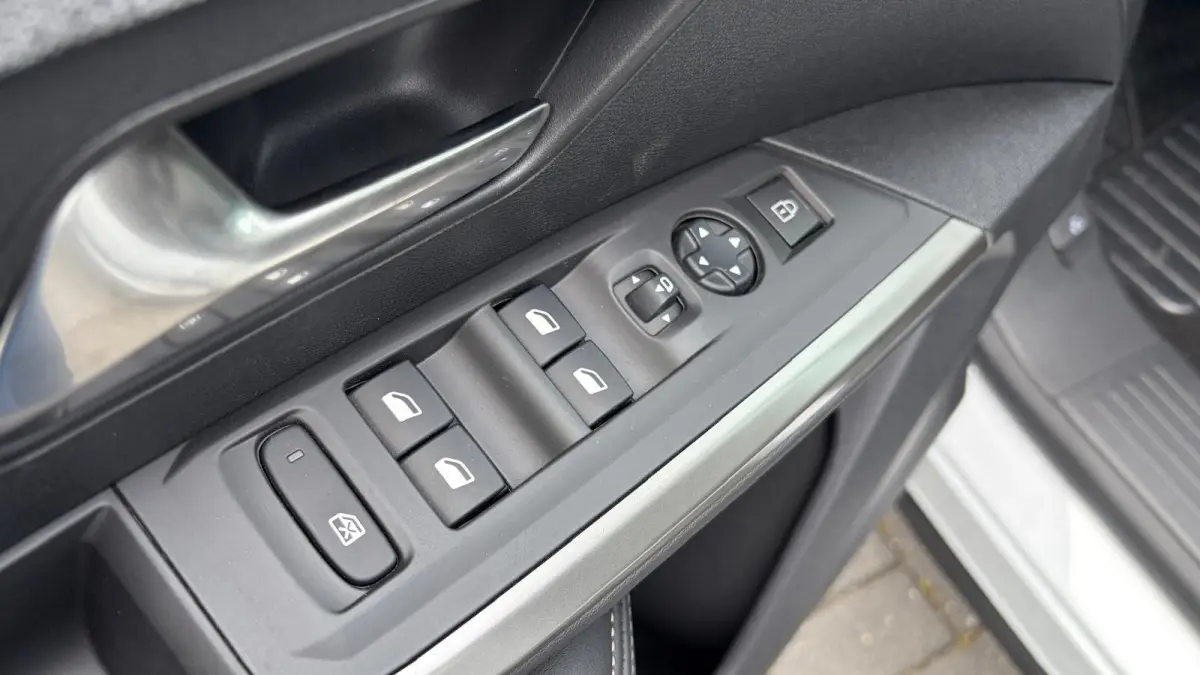 Allure | Elektrische parkeerrem | Extra getinte achterste zijruiten en achterruit
