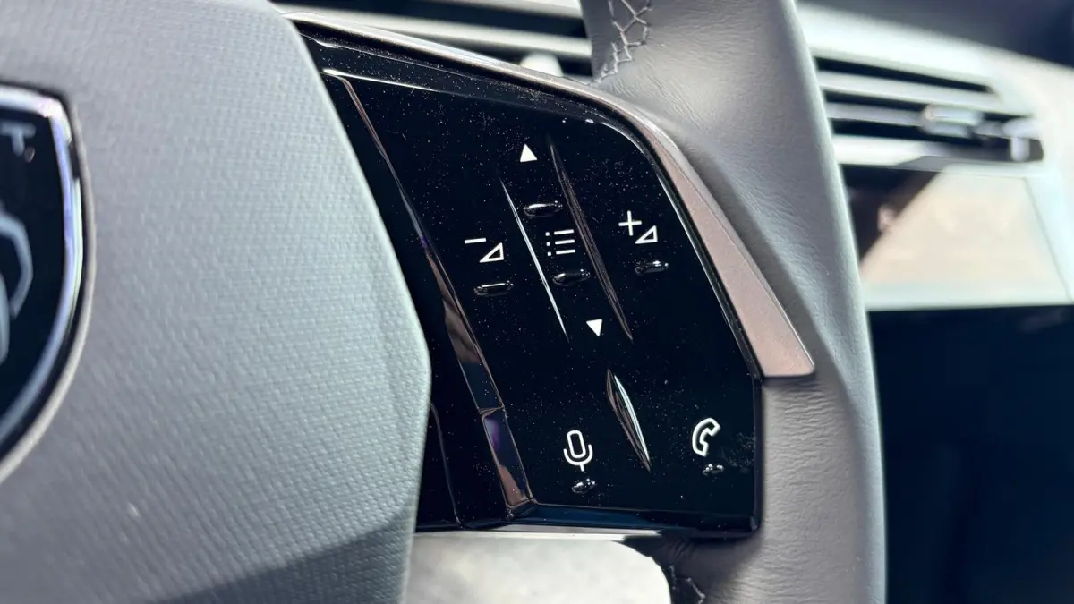 Allure | Elektrische parkeerrem | Extra getinte achterste zijruiten en achterruit