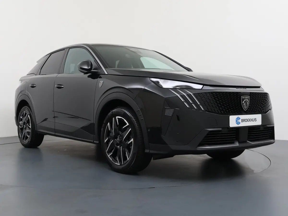 GT Exclusive | Adaptieve cruise control met Stop&Go functie | Elektrische parkeerrem | Extra getinte achterste zijruiten en achterruit