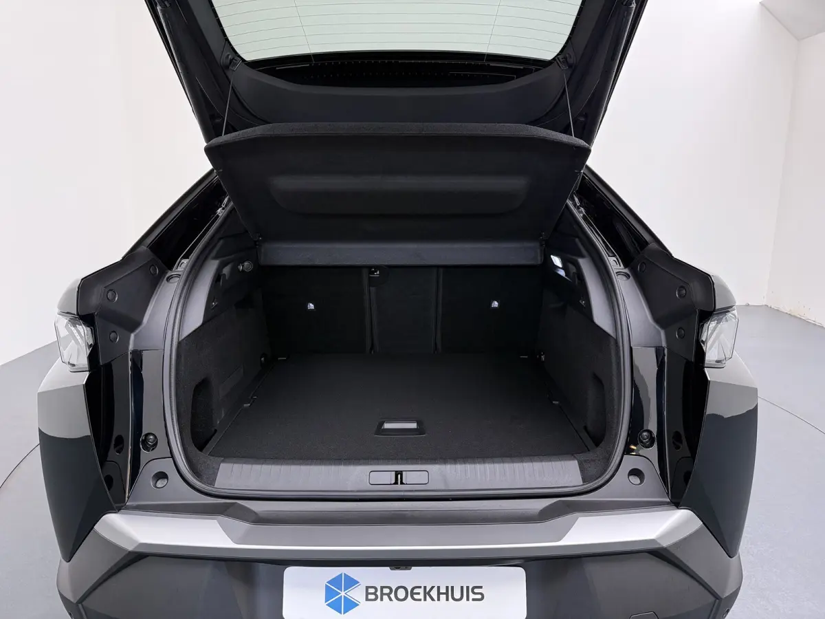 GT Exclusive | Adaptieve cruise control met Stop&Go functie | Elektrische parkeerrem | Extra getinte achterste zijruiten en achterruit