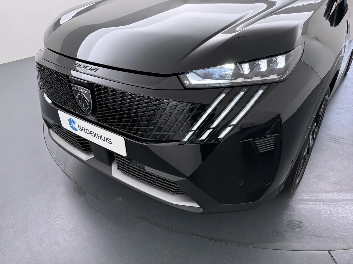 GT Exclusive | Adaptieve cruise control met Stop&Go functie | Elektrische parkeerrem | Extra getinte achterste zijruiten en achterruit