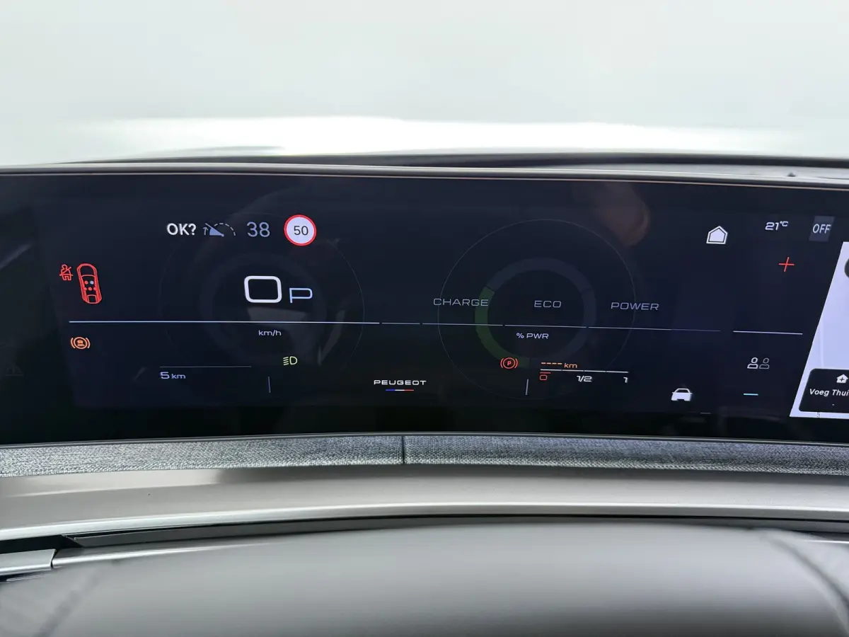 GT Exclusive | Adaptieve cruise control met Stop&Go functie | Elektrische parkeerrem | Extra getinte achterste zijruiten en achterruit