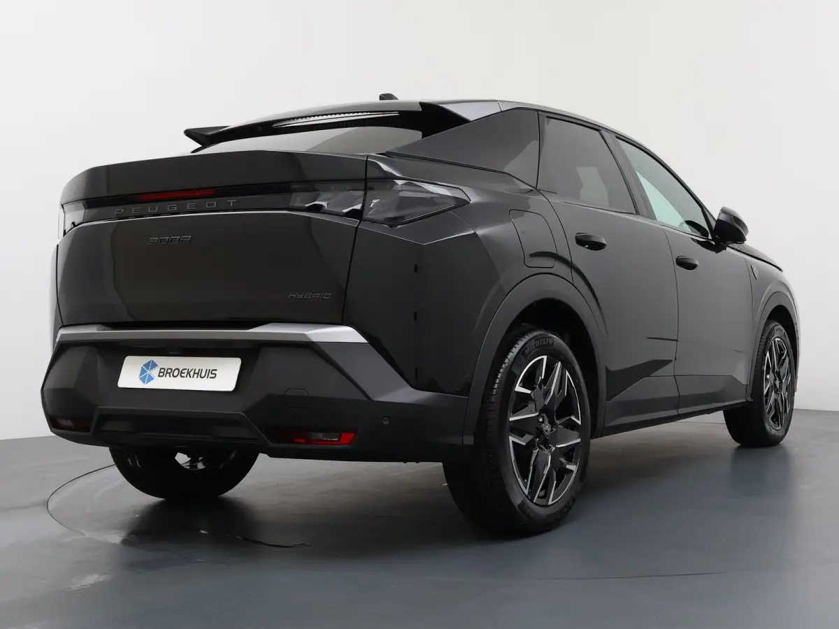 GT Exclusive | Adaptieve cruise control met Stop&Go functie | Elektrische parkeerrem | Extra getinte achterste zijruiten en achterruit