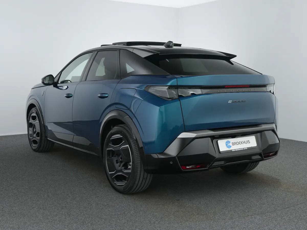 GT Exclusive | Elektrische parkeerrem | Extra getinte achterste zijruiten en achterruit