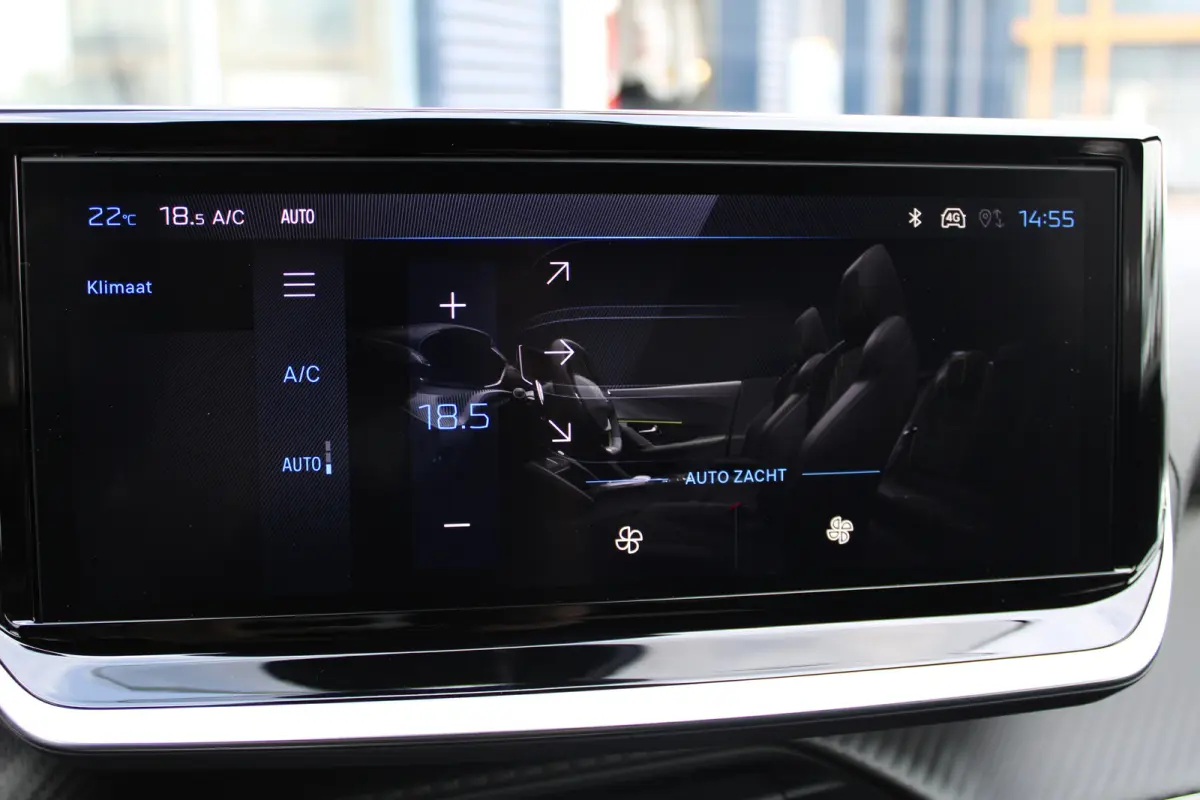 Envy | Active Safety Brake met camera en radar (automatisch noodremsysteem) met Distance Alert (waarschuwing dreigende aanrijding) | Advanced Active Safety Brake met camera en radar | Climat