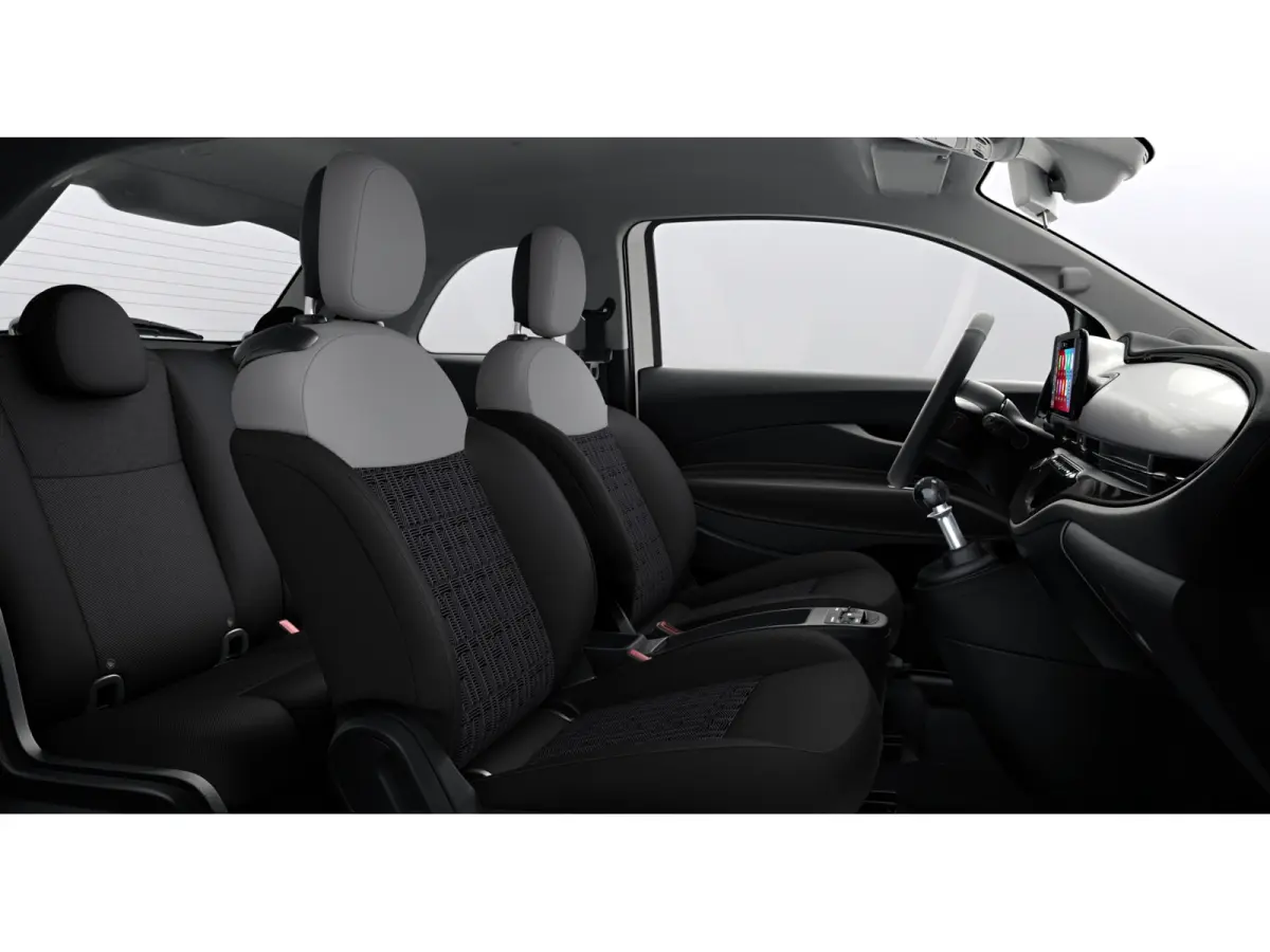 ICON | 10,25" touchscreen radio met Bluetooth, DAB & USB | Automatische airconditioning | Isofix bevestigingspunten op de achterstoelen