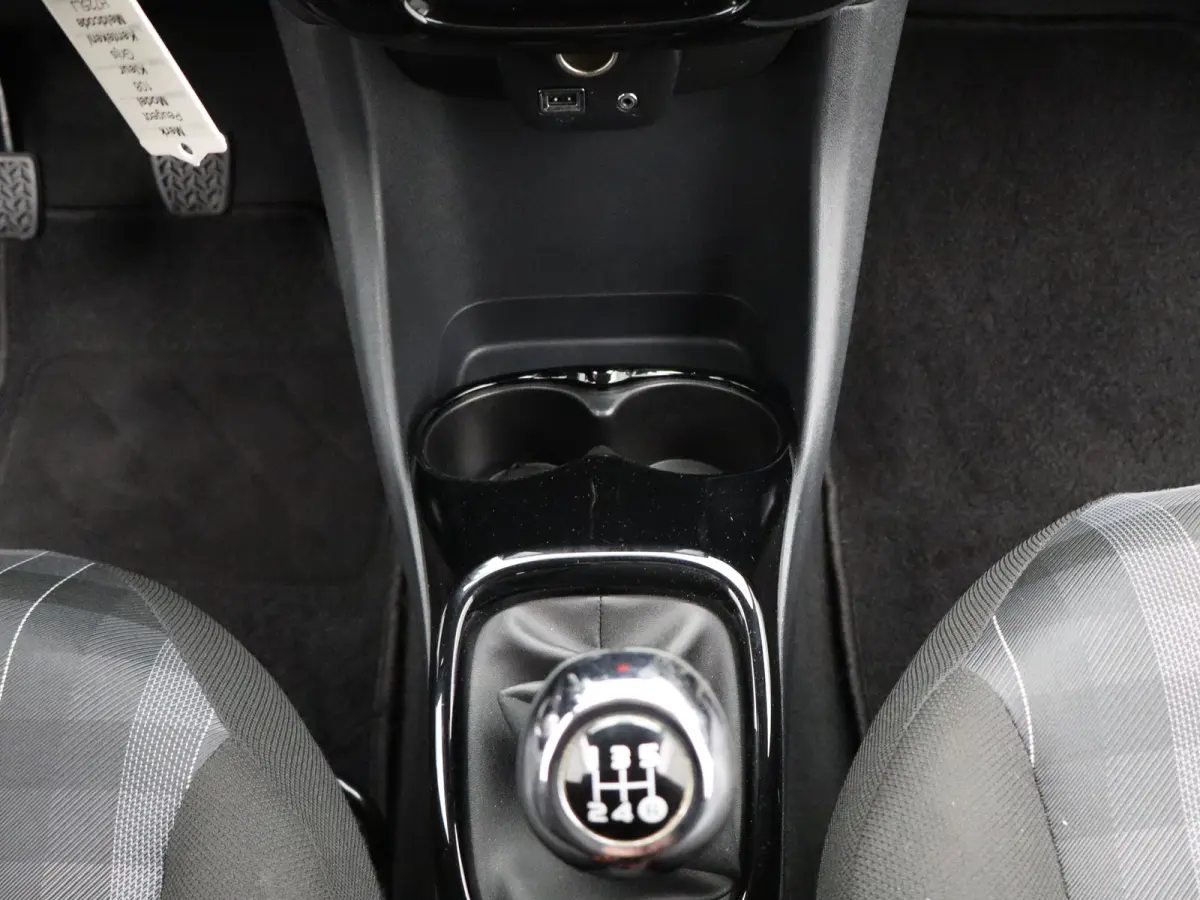 1.0 e-VTi Allure | Carplay | Camera | Clima | Bluetooth | 15" LMV |