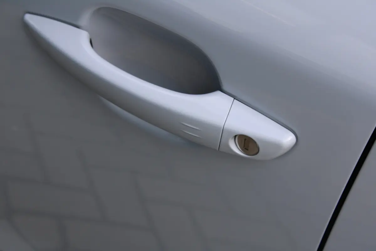 Envy | Active Safety Brake met camera en radar (automatisch noodremsysteem) met Distance Alert (waarschuwing dreigende aanrijding) | Advanced Active Safety Brake met camera en radar | Climat