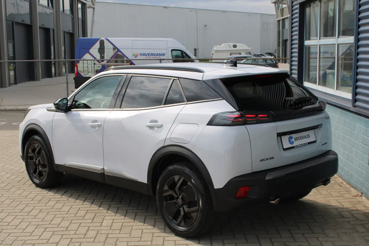 Envy | Active Safety Brake met camera en radar (automatisch noodremsysteem) met Distance Alert (waarschuwing dreigende aanrijding) | Advanced Active Safety Brake met camera en radar | Climat