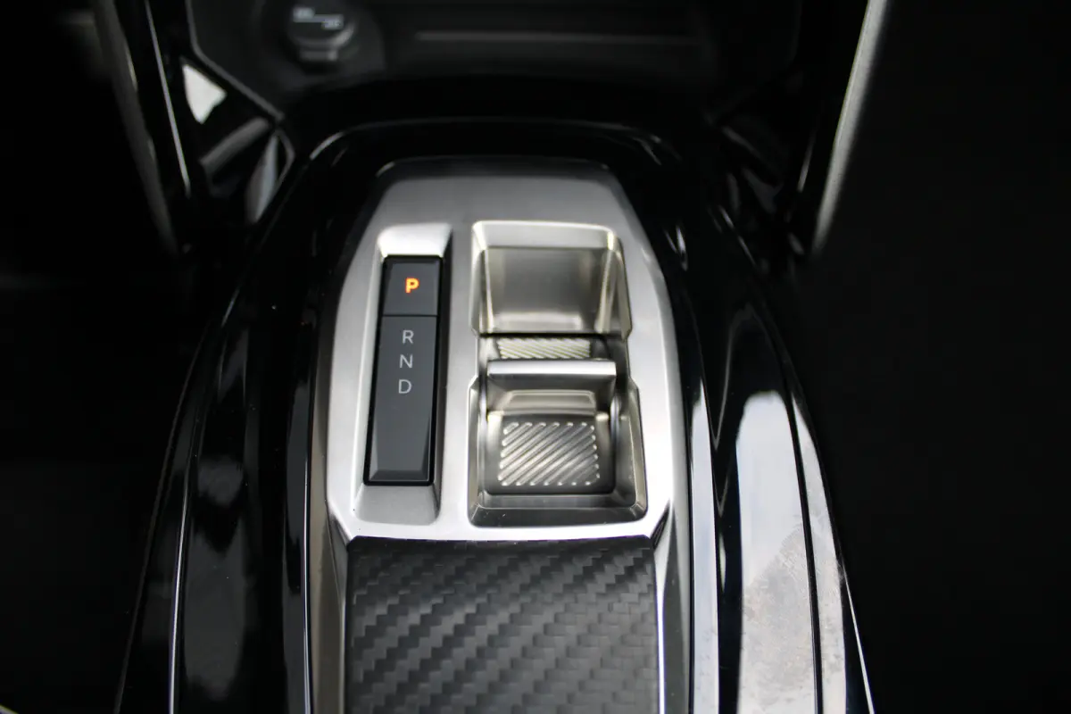 Envy | Active Safety Brake met camera en radar (automatisch noodremsysteem) met Distance Alert (waarschuwing dreigende aanrijding) | Advanced Active Safety Brake met camera en radar | Climat