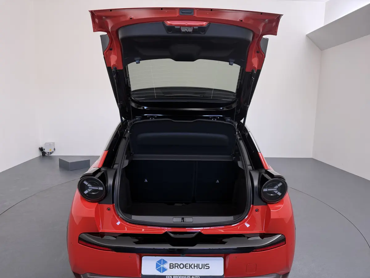 HF | 10.25" Infotainment met touchscreen | 18’’ velgen HF | Alcon remsysteem voor maximale remkracht