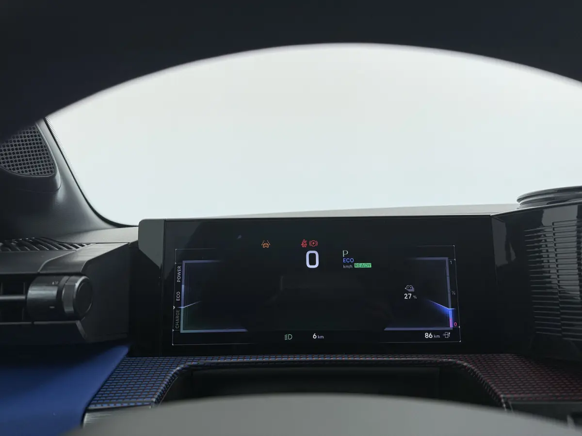 HF | 10.25" Infotainment met touchscreen | 18’’ velgen HF | Alcon remsysteem voor maximale remkracht