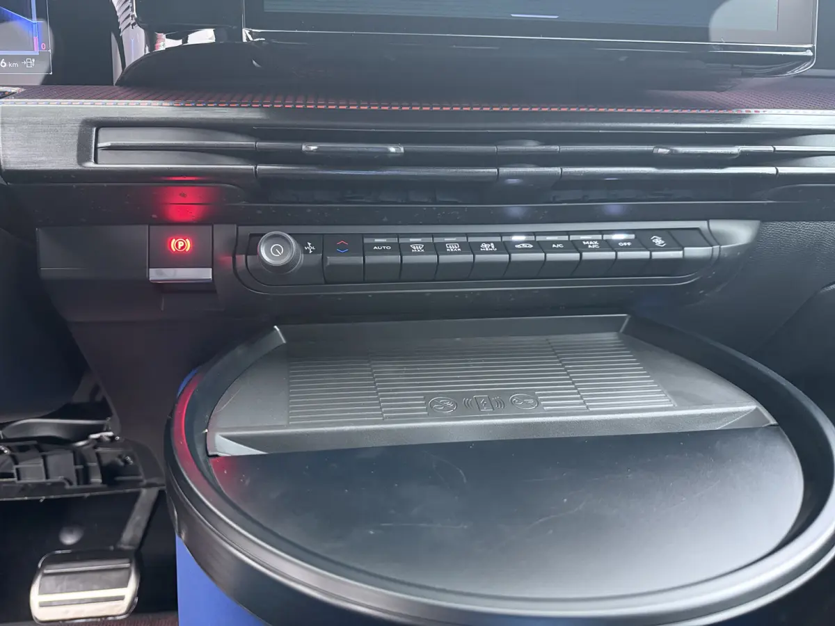 HF | 10.25" Infotainment met touchscreen | 18’’ velgen HF | Alcon remsysteem voor maximale remkracht