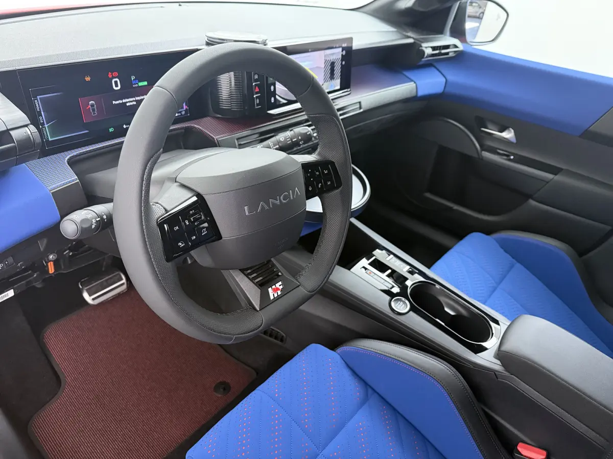 HF | 10.25" Infotainment met touchscreen | 18’’ velgen HF | Alcon remsysteem voor maximale remkracht