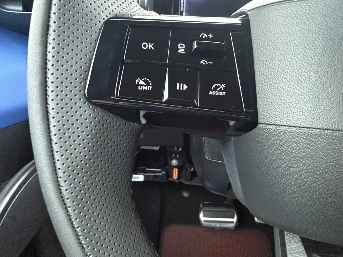 HF | 10.25" Infotainment met touchscreen | 18’’ velgen HF | Alcon remsysteem voor maximale remkracht
