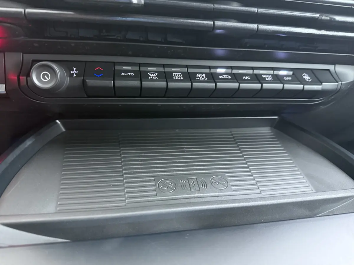 HF | 10.25" Infotainment met touchscreen | 18’’ velgen HF | Alcon remsysteem voor maximale remkracht