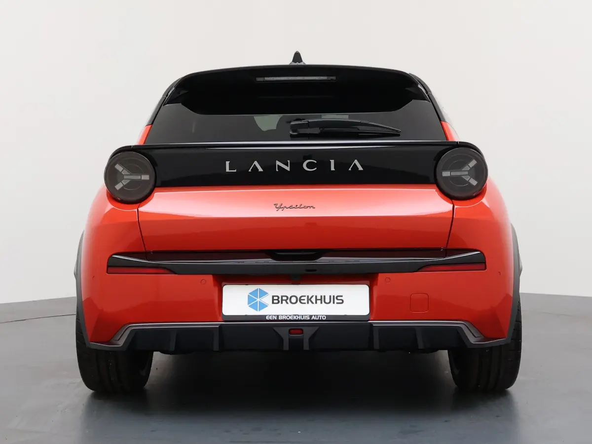 HF | 10.25" Infotainment met touchscreen | 18’’ velgen HF | Alcon remsysteem voor maximale remkracht