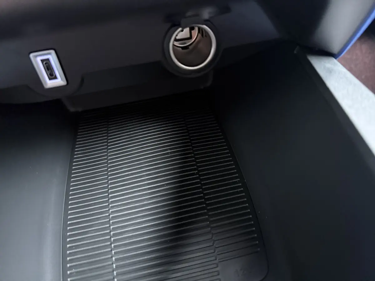 HF | 10.25" Infotainment met touchscreen | 18’’ velgen HF | Alcon remsysteem voor maximale remkracht