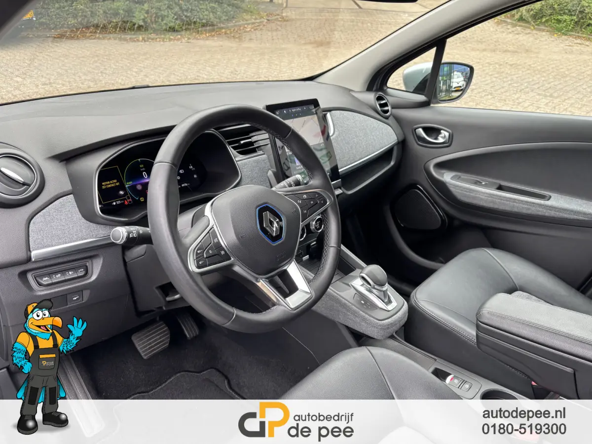 R135 Intens 52 kWh GARANTIE/HUURACCU SOH 92%/CCS/SENS.V+A/CAMERA/CRUISE/CLIMA/CARPLAY/LICHTMETAAL rijklaarprijs!